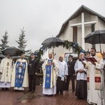 Józefów: Ikona w deszczu i gorące powitanie