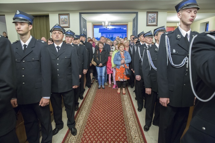 Józefów: Ikona w deszczu i gorące powitanie