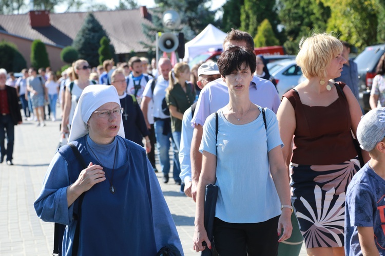 Przybywają piesze pielgrzymki