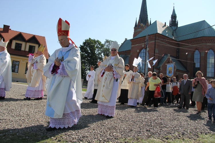 Procesja do ołtarza