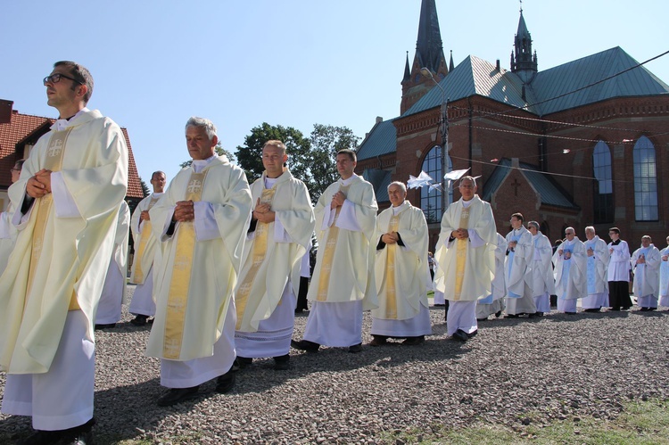 Procesja do ołtarza