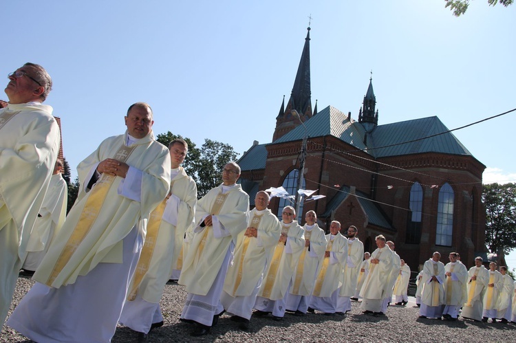 Procesja do ołtarza