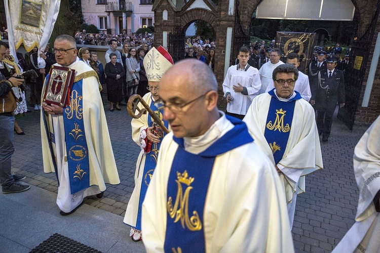 Dąbrówka. Powitanie jasngórskiej ikony