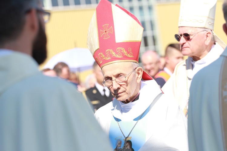 Msza święta, procesja z darami, procesja do kościoła