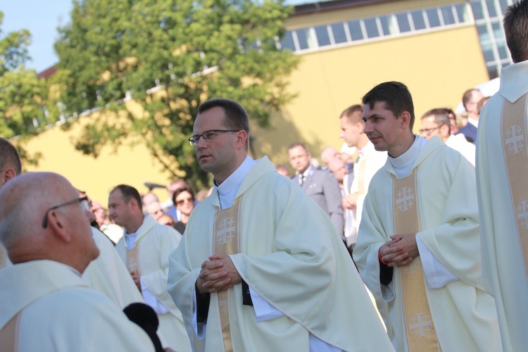 Msza święta, procesja z darami, procesja do kościoła