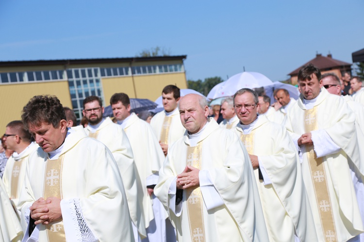 Msza święta, procesja z darami, procesja do kościoła