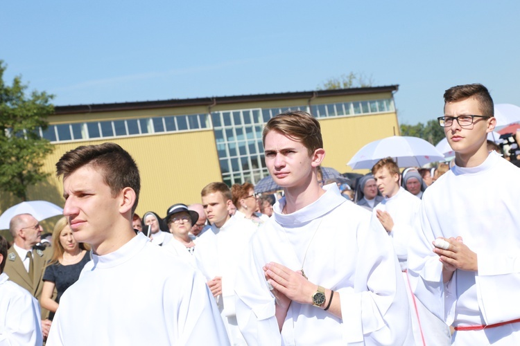 Msza święta, procesja z darami, procesja do kościoła