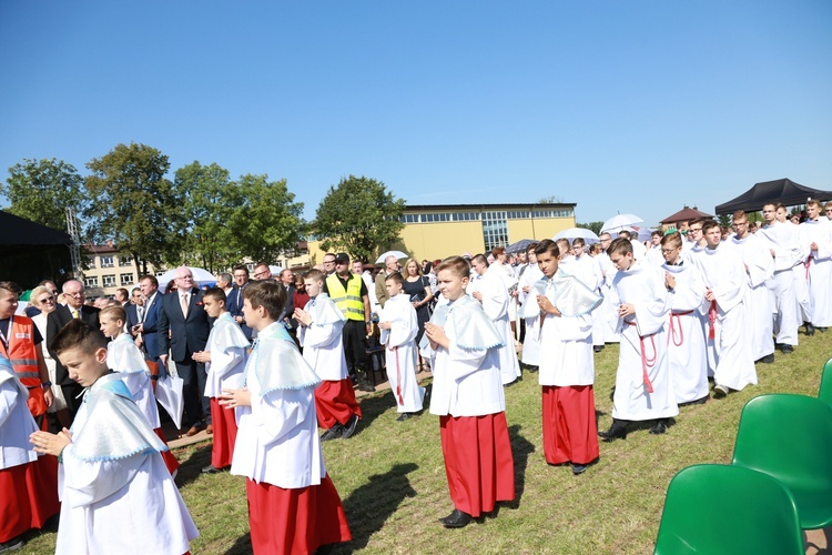 Msza święta, procesja z darami, procesja do kościoła