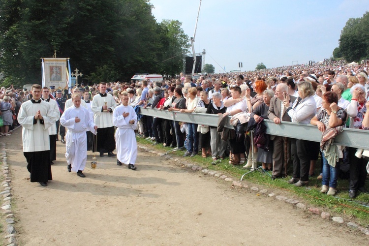 Główne uroczystości 140. rocznicy objawień maryjnych w Gietrzwałdzie