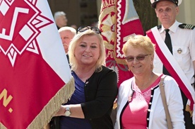 Poczet sztandarowy Klubu „Rodło” z Mannheim.