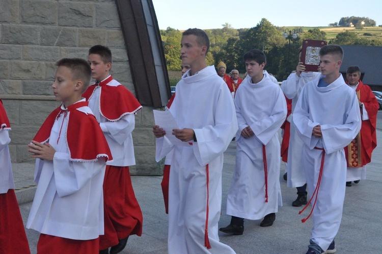 Erygowanie Drogi Krzyżowej w Słopnicach