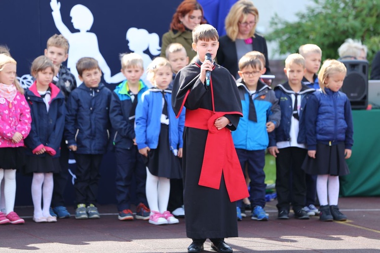 Poświęcenie sztandaru dla ostrowieckiego katolika