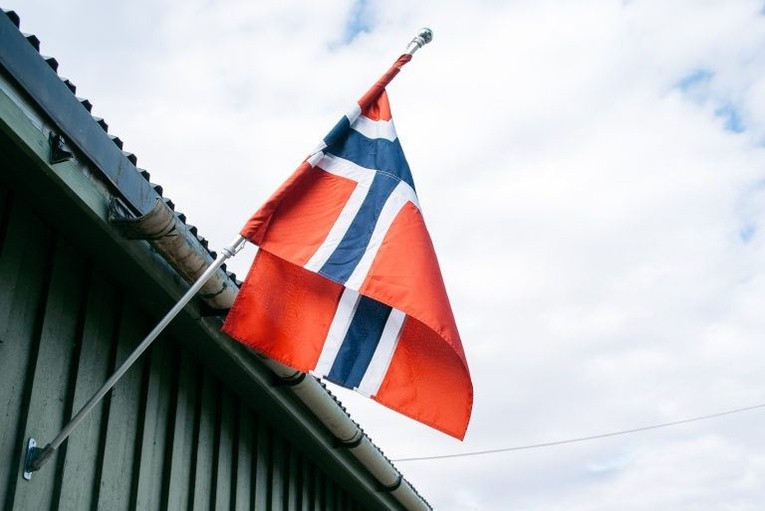 Urząd ds. Cudzoziemców o sprawie Norweżki: Udzielenie azylu po spełnieniu dwóch warunków