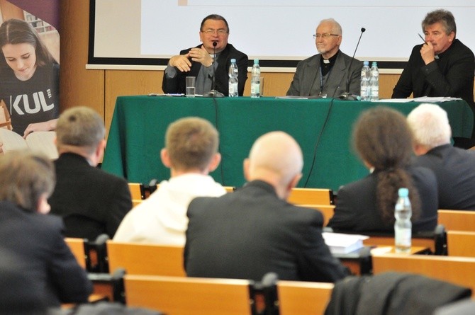 Konferencja naukowa „Osoba ludzka - rzeczywistość czy użyteczna metafora? Teologia w dyskursie z naukami”.