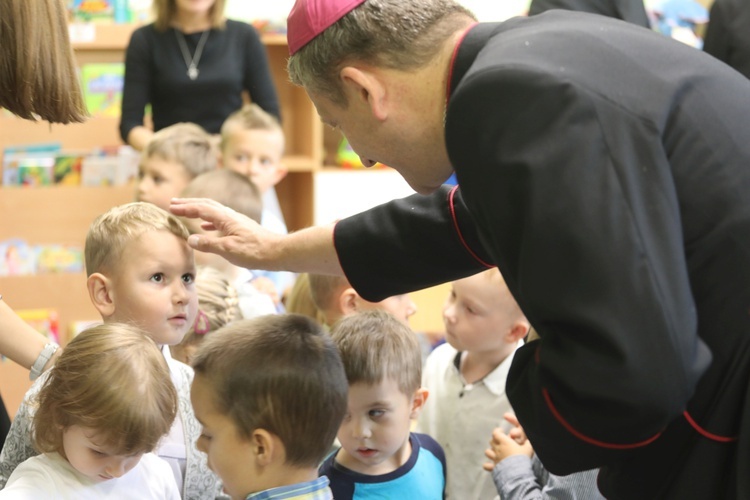 Poświęcenie Przedszkola Parafialnego im. św. Jana Pawła II w Andrychowie