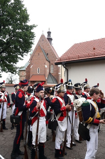 "Pola Chwały": Msza św. i parada wojskowa