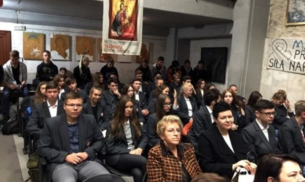 W spotkaniu uczestniczyli m.in. uczniowie "Klasyka" ze Skierniewic i "Katolika" z Rawy Mazowieckiej