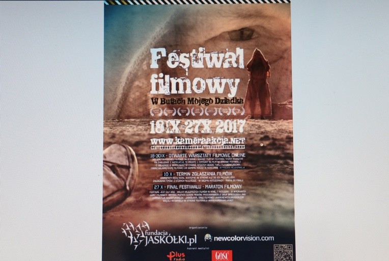 Wszystkie informacje dotyczące festiwalu, regulamin i filmiki warsztatu filmowego na: www.kameraakcja.net