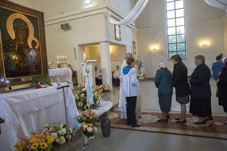 Maryja pozostaje w Miąsem. Chce odwiedzić każdą rodzinę