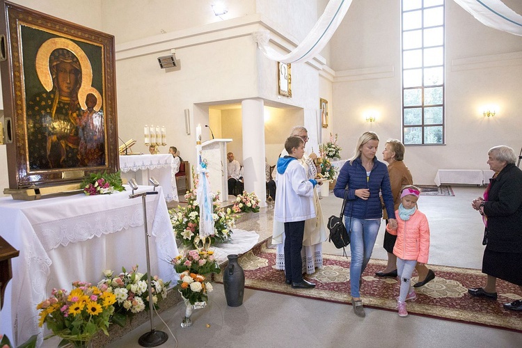 Maryja pozostaje w Miąsem. Chce odwiedzić każdą rodzinę