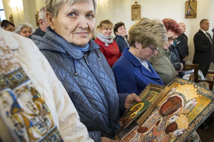 Maryja pozostaje w Miąsem. Chce odwiedzić każdą rodzinę