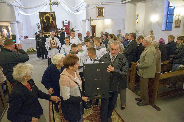 Maryja pozostaje w Miąsem. Chce odwiedzić każdą rodzinę