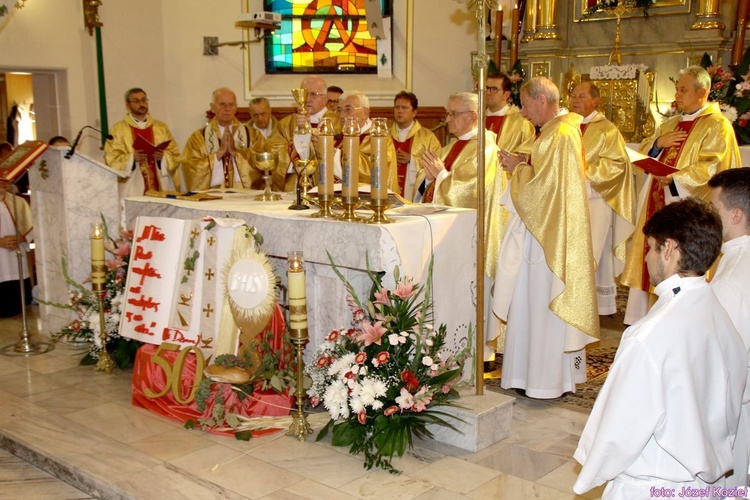 Złoty jubileusz kapłaństwa ks. Eugeniusza Nycza w Porąbce