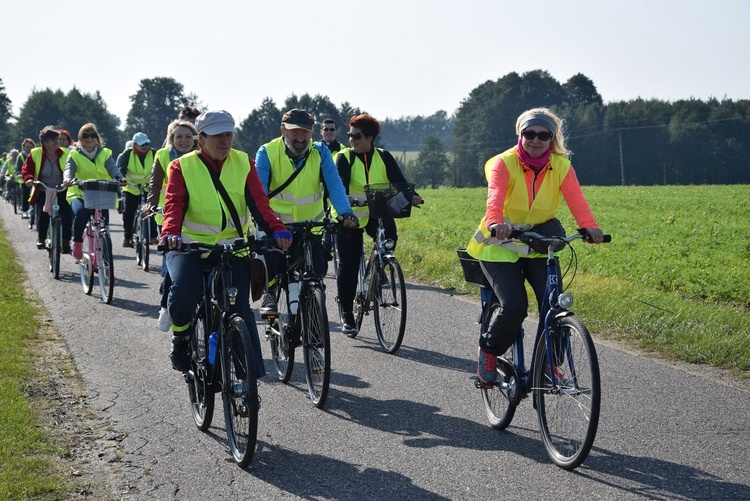 Rowerowa pielgrzymka do Domaniewic