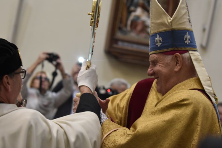 Koronacja fresku Matki Miłosierdzia w Dzierżoniowie