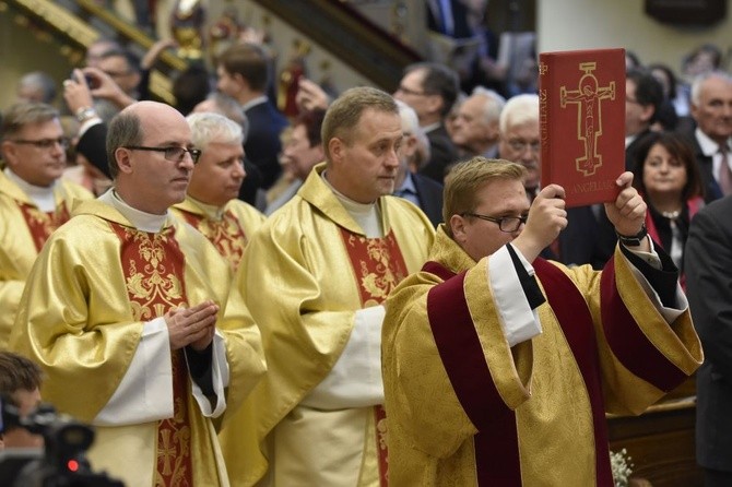 Koronacja fresku Matki Miłosierdzia w Dzierżoniowie