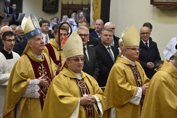 Koronacja fresku Matki Miłosierdzia w Dzierżoniowie