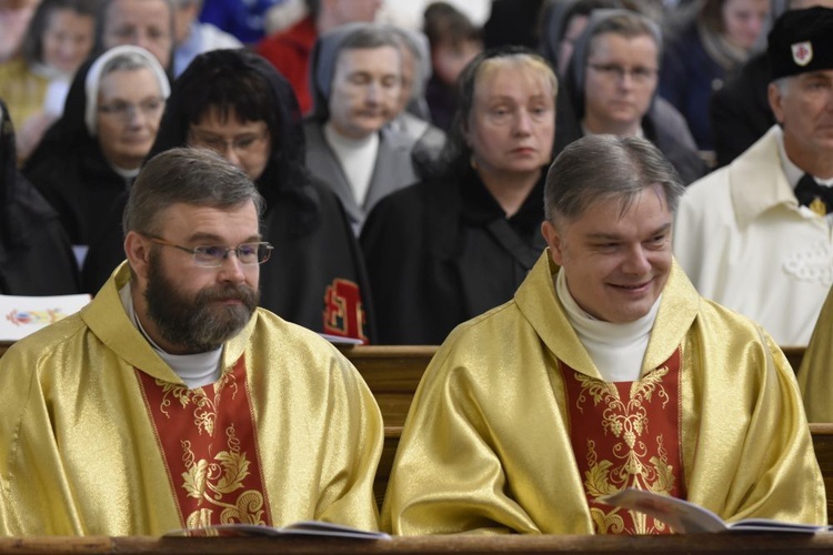 Koronacja fresku Matki Miłosierdzia w Dzierżoniowie