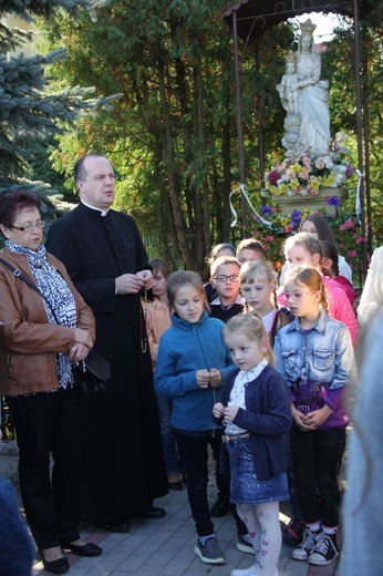 Różaniec z Matką Bożą Zwycięską w Gosprzydowej