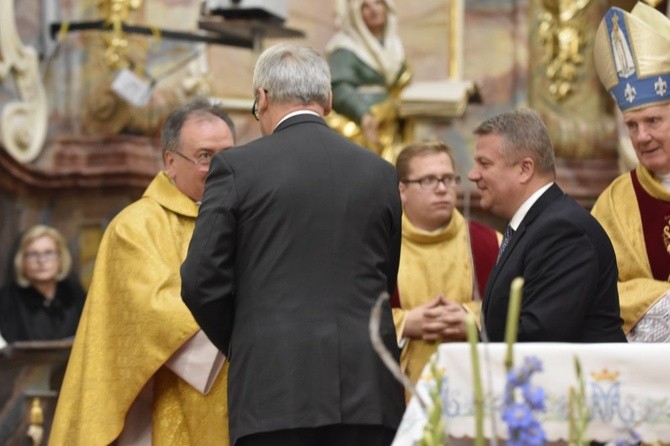 Koronacja fresku Matki Miłosierdzia w Dzierżoniowie