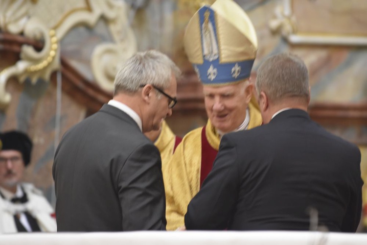 Koronacja fresku Matki Miłosierdzia w Dzierżoniowie