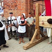 Mieszkańcy Pasłęka przynajmniej raz w roku przenoszą się do wieków średnich. Dzieje się tak podczas jarmarku św. Bartłomieja.