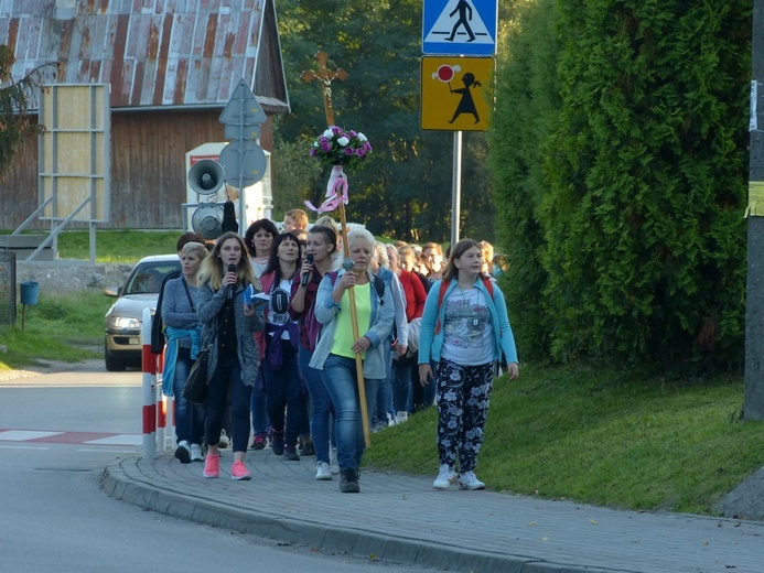 Z Gnojnika pieszo do Porąbki Uszewskiej