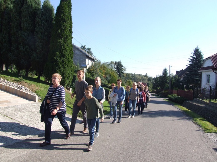 Z Gnojnika pieszo do Porąbki Uszewskiej