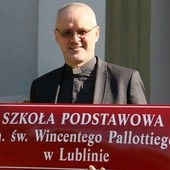 Ks. Andrzej Zelek SAC jest także dyrektorem pallotyńskiego gimnazjum i liceum