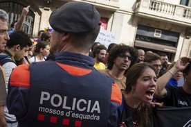 Hiszpański rząd przeprasza za działania policji w Katalonii