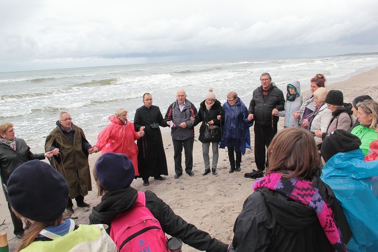 Różaniec do Granic na plaży w Ustce