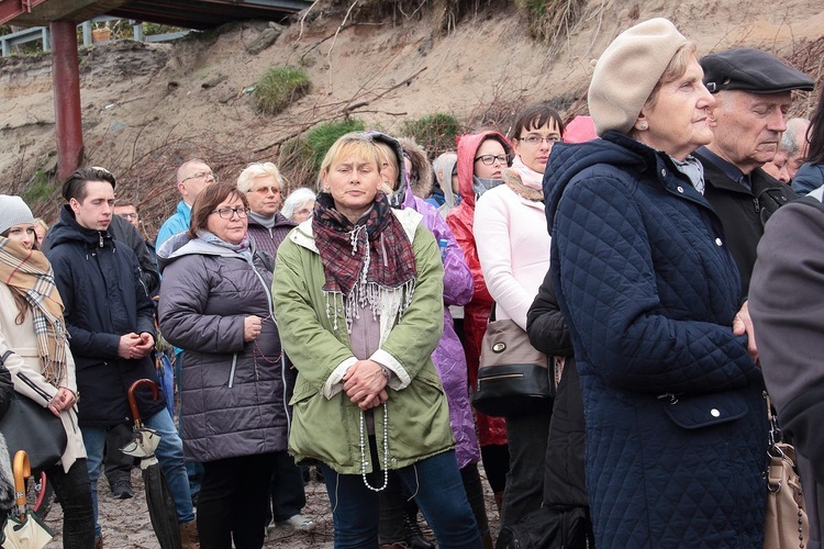 Różaniec do Granic na plaży w Ustce