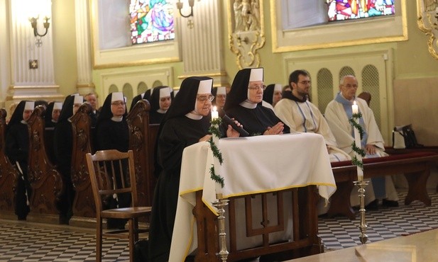 W uroczystości uczestniczyły liczne siostry elżbietanki cieszyńskie