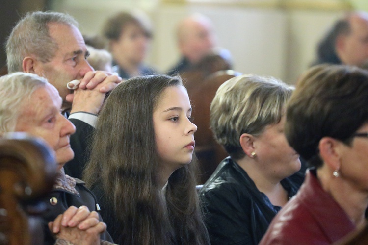 Cieszyńskie elżbietanki jubilatki z biskupem