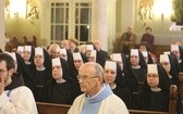 Cieszyńskie elżbietanki jubilatki z biskupem