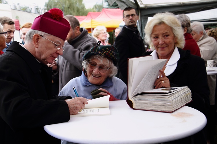 25 lat parafii MB Różańcowej w Krakowie-Piaskach Nowych