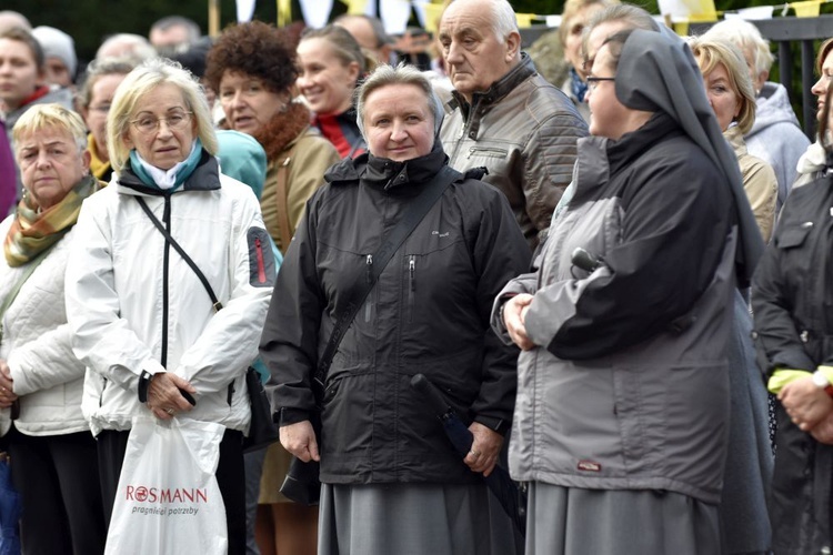 Ostatnia procesja fatimska z parafii pw. św. Andrzeja Boboli