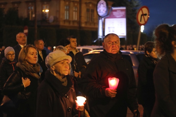 Różańcowa procesja fatimska w Czechowicach-Dziedzicach