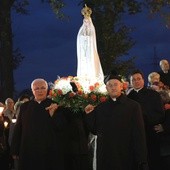 Jako pierwsi figurę MB Fatimskiej ponieśli kapłani dekanatu czechowickiego