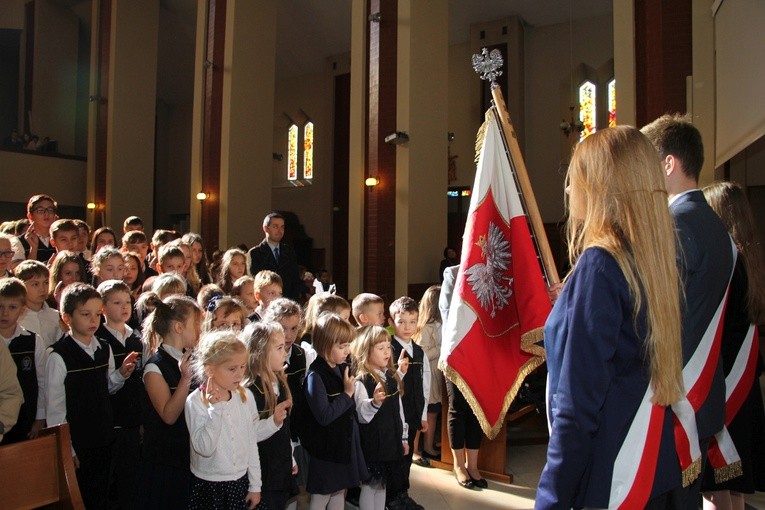 Ślubowanie uczniów klas pierwszych